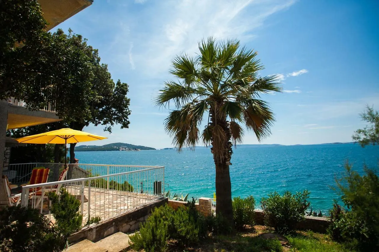Villa Amarela Seget Vranjica Croatia